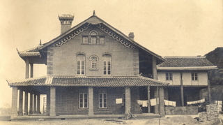 Rev. James Endicott's family home in Chengtu, 1910. Credit: Johns Family.