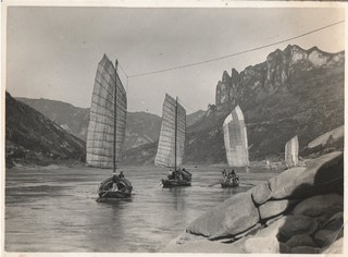 Junks on Yangtse [19]30s Credit: Jones Family / Jean Zamin.