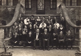 Canadian School Group 7 - 1925 Credit: Walmsley Family.