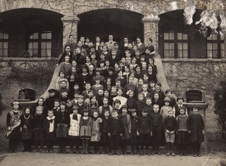 Canadian School Group 8 - 1925 Credit: Walmsley Family.