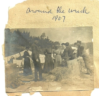 Around the Wreck, 1907. Credit: Bowles Family  / David Rutherford.
