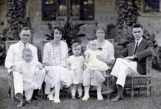Kilborn and Walmsley Families, June 1925 (Adults from left to right: Leslie Kilborn, Constance Walmsley, Janet Kilborn, Lewis Walmsley) Credit: Walmsley Family.
